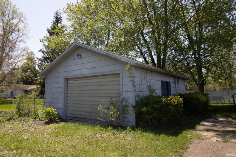 Listing Image 11
