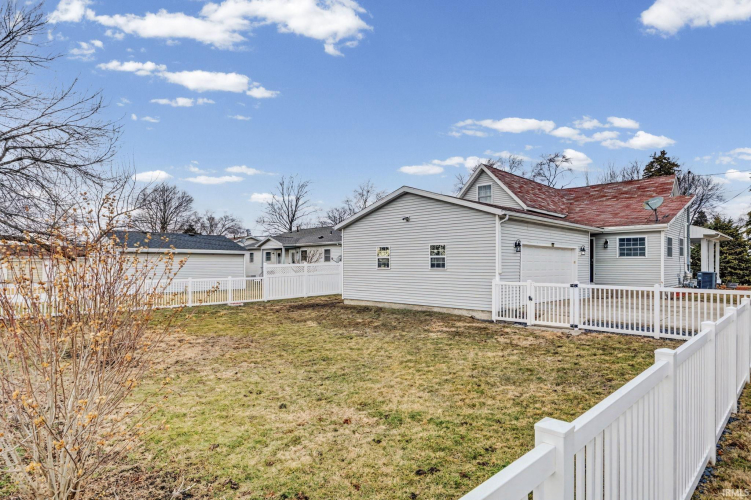 Listing Image 19