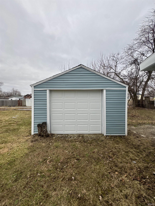 Listing Image 12