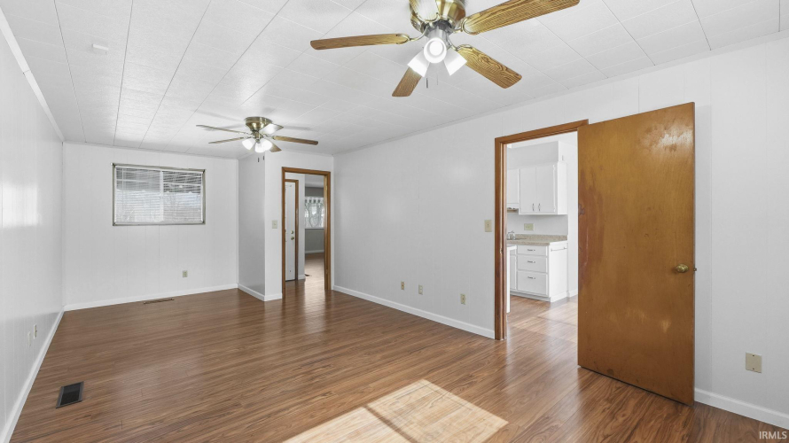 Listing Image 23