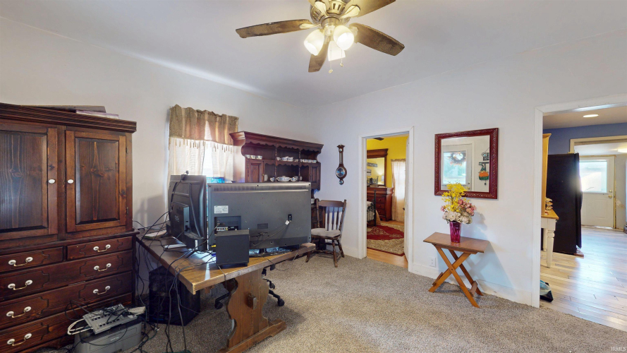 Listing Image 9