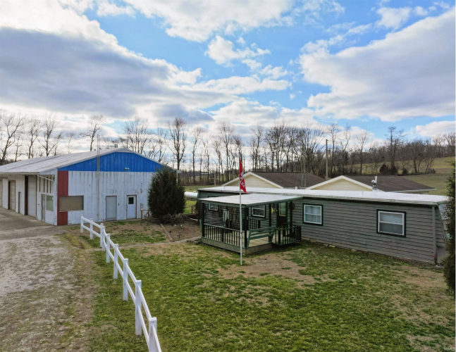 Listing Image 4