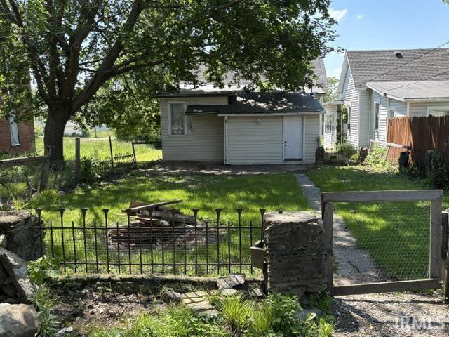 Listing Image 4