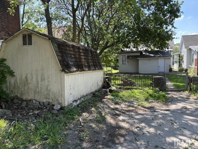 Listing Image 5
