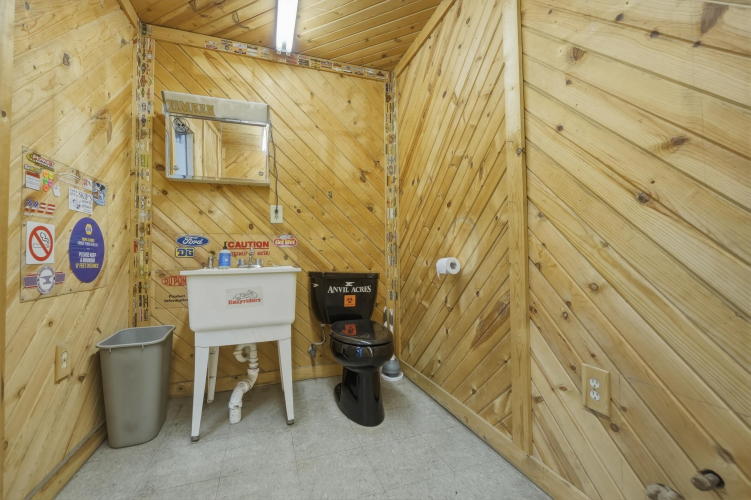 Listing Image 11