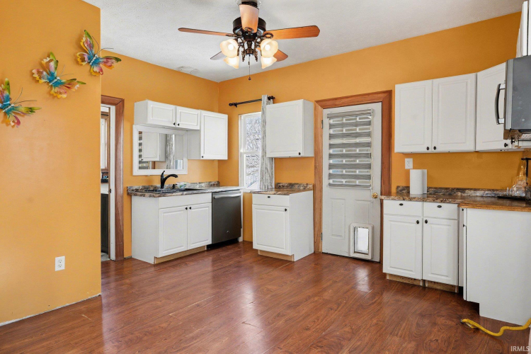 Listing Image 13