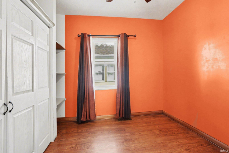 Listing Image 17