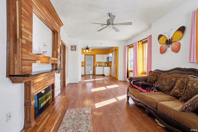 Listing Image 9