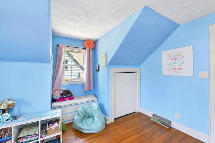 Listing Image 25