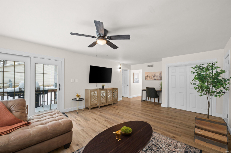 Listing Image 8
