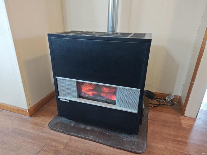 Listing Image 8