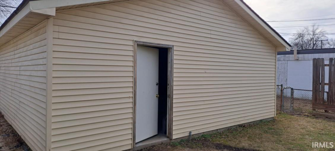 Listing Image 14