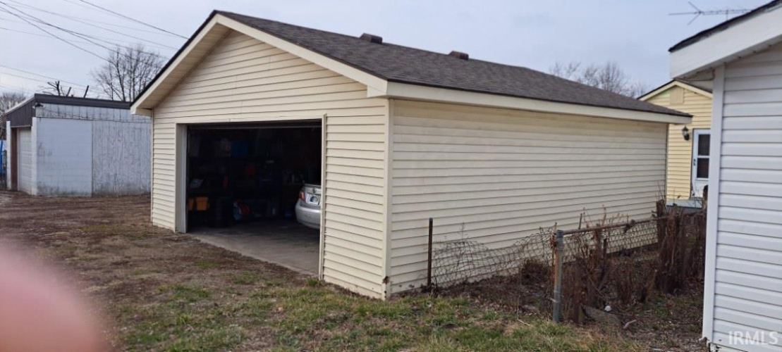 Listing Image 10