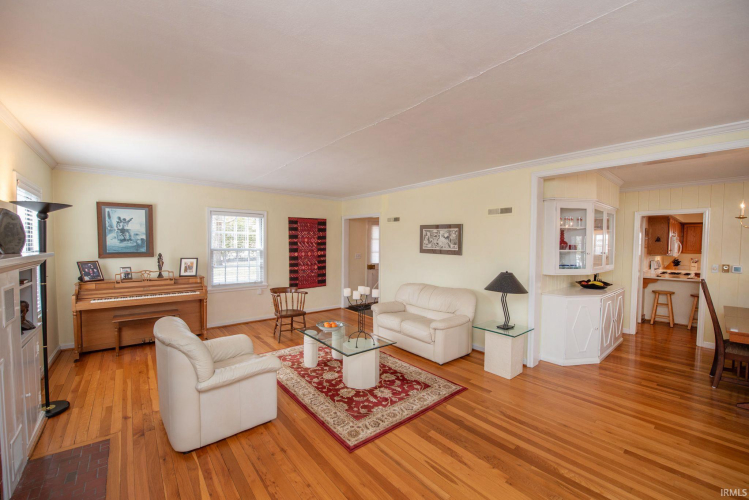 Listing Image 9