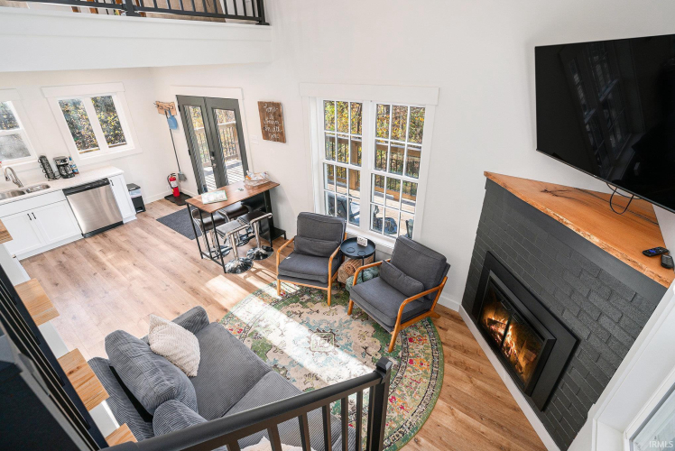 Listing Image 11