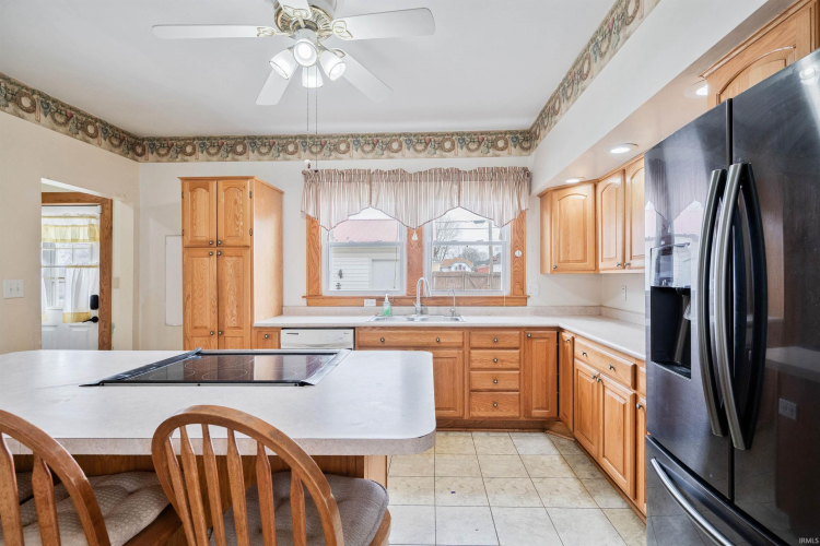 Listing Image 11