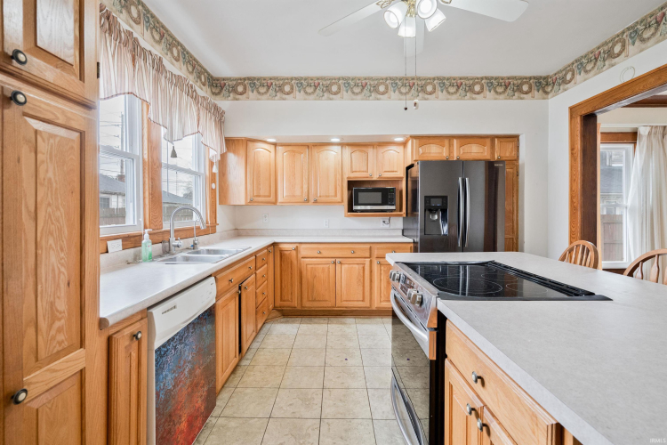 Listing Image 12