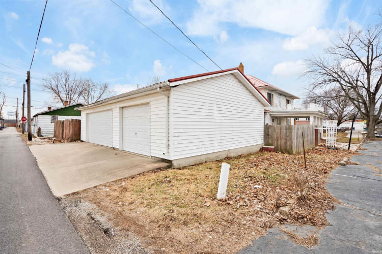Listing Image 6