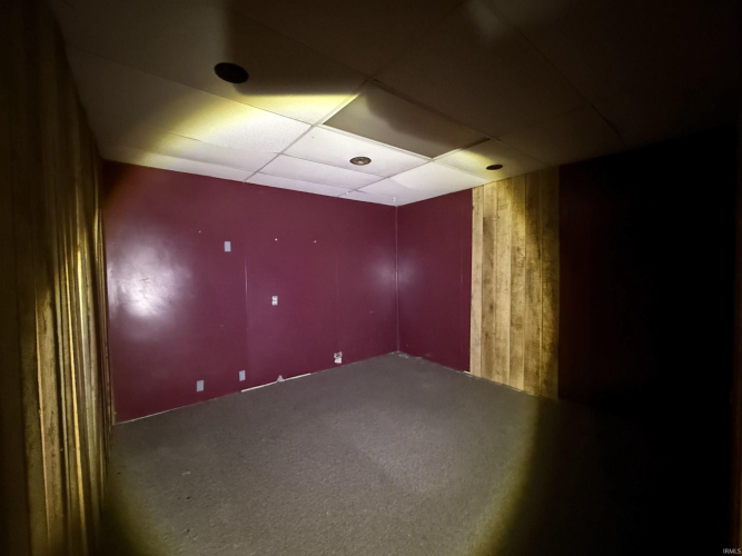 Listing Image 17