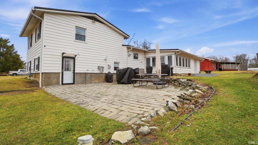 Listing Image 4