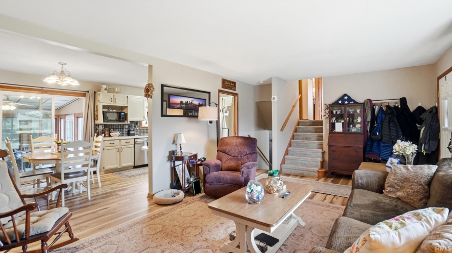 Listing Image 10