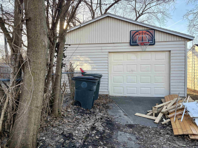 Listing Image 10