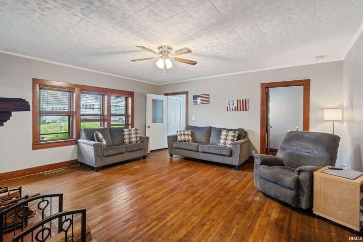 Listing Image 12