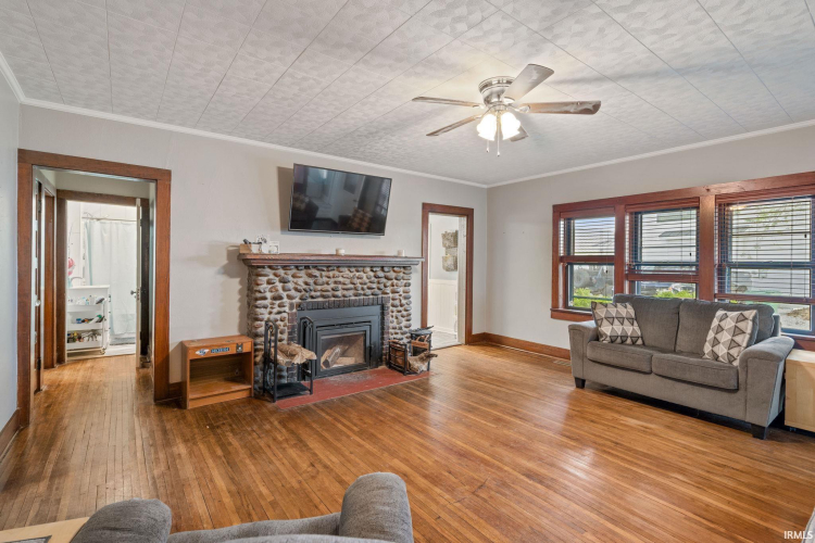 Listing Image 9