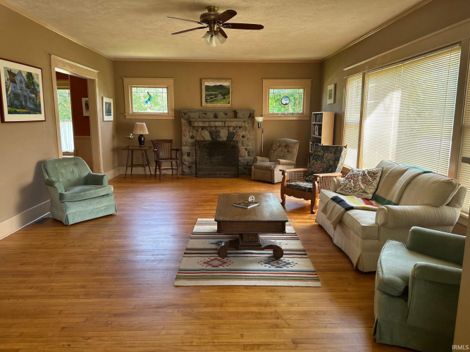 Listing Image 11
