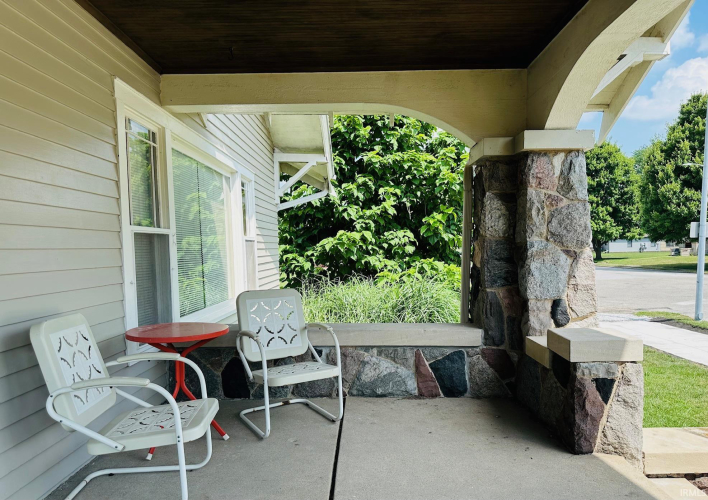 Listing Image 6