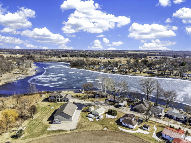 Listing Image 4