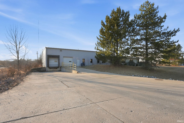 Listing Image 3