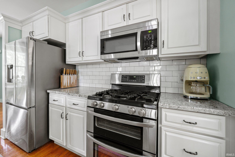 Listing Image 12