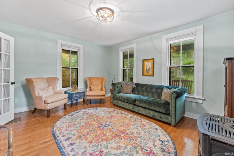Listing Image 3