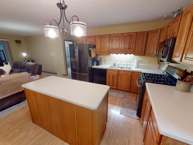 Listing Image 14