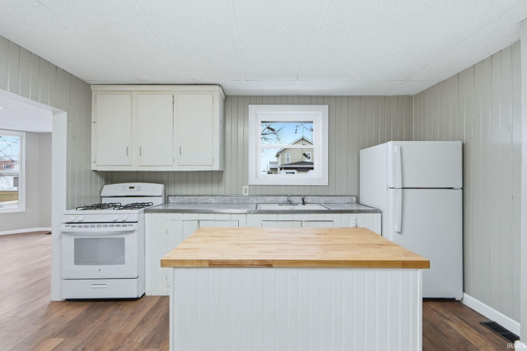 Listing Image 17