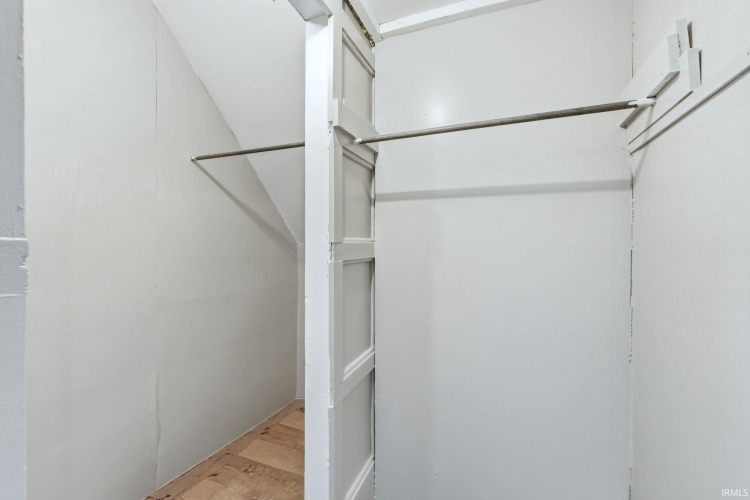 Listing Image 24