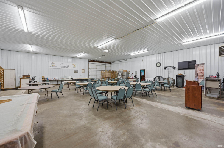 Listing Image 11