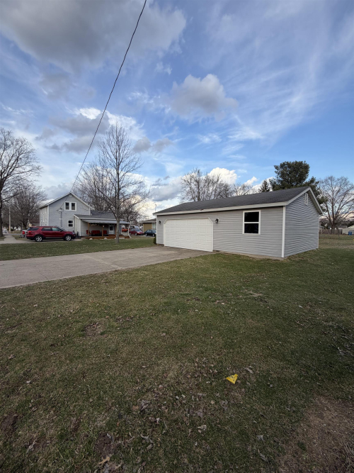 Listing Image 16