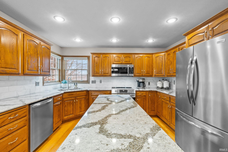Listing Image 19