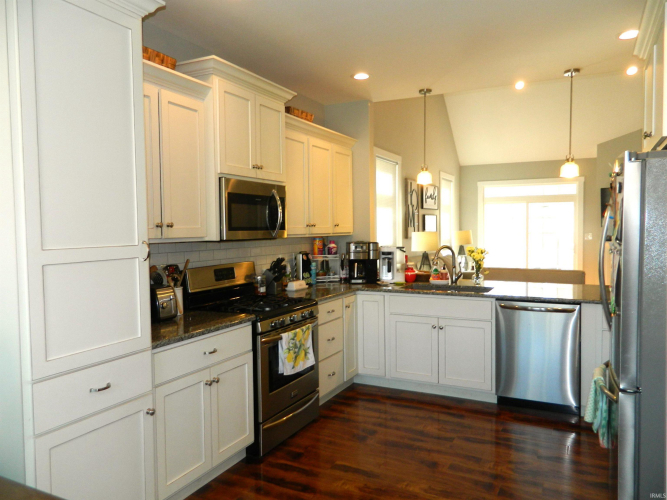 Listing Image 9