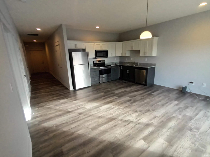 Listing Image 16