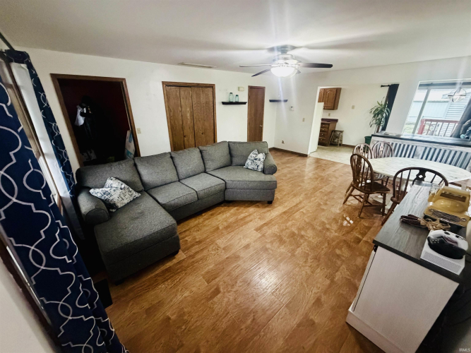 Listing Image 6