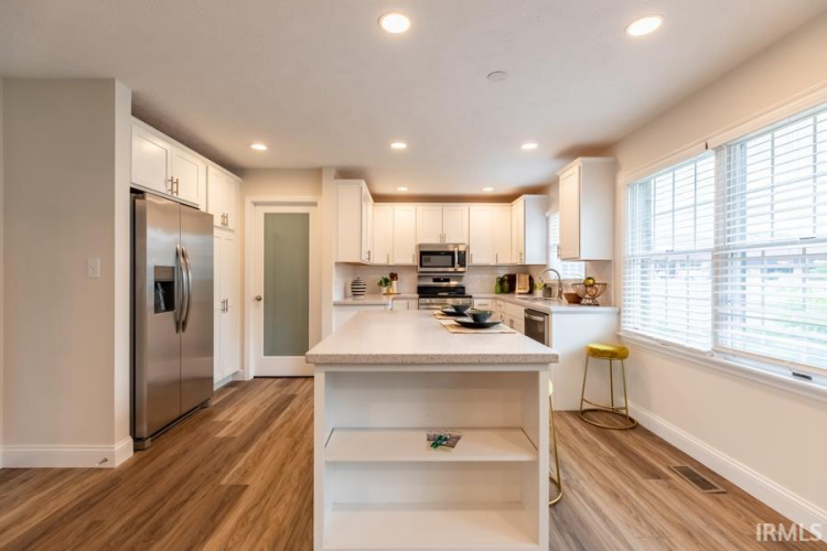 Listing Image 13