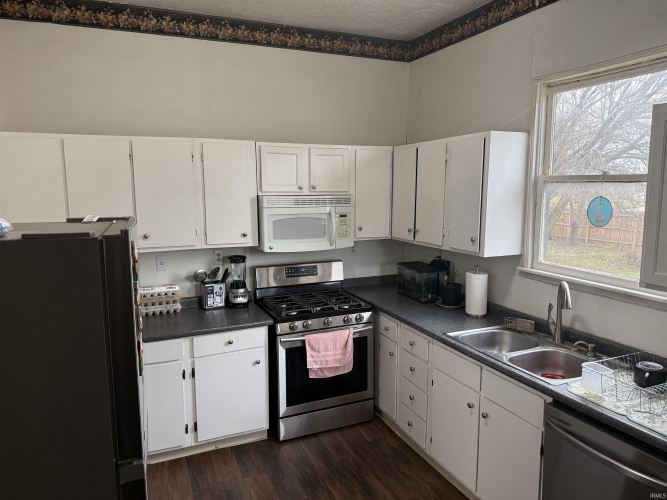 Listing Image 17