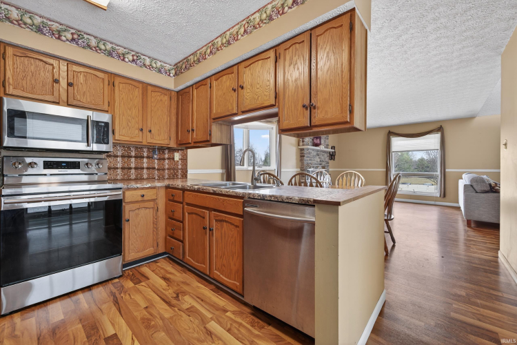 Listing Image 15