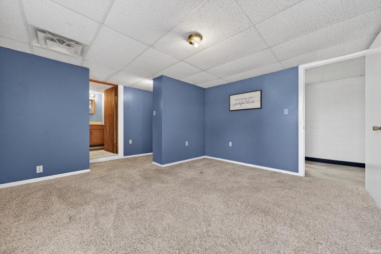 Listing Image 28
