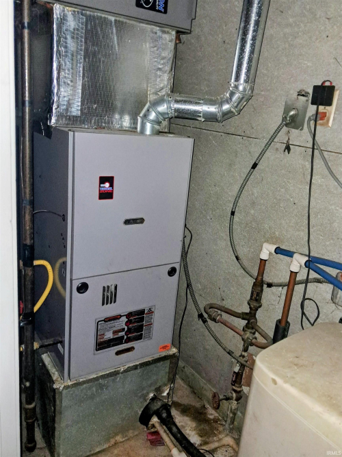 Listing Image 7