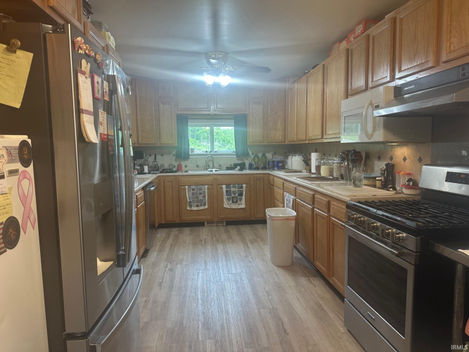Listing Image 16