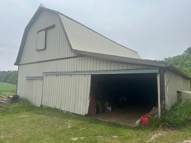 Listing Image 4
